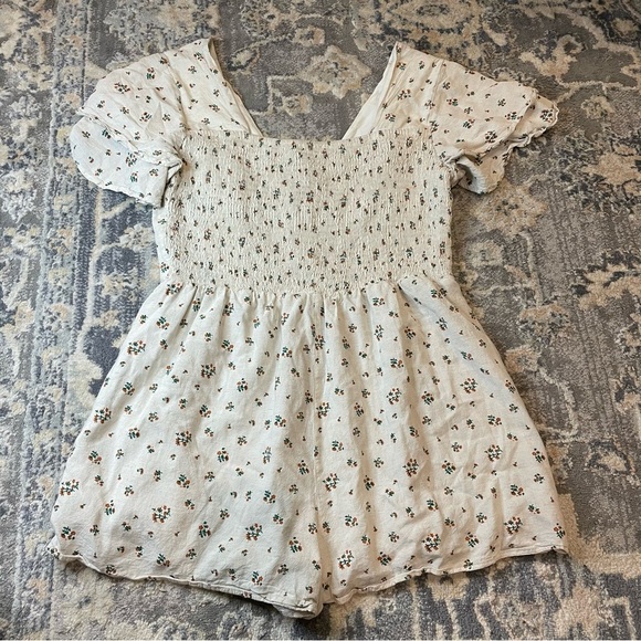 Floral Button-Front Romper - Picture 4 of 6